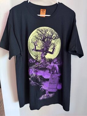 Happy Halloween Black Purple Graveyard Graphic T-Shirt Unisex Large